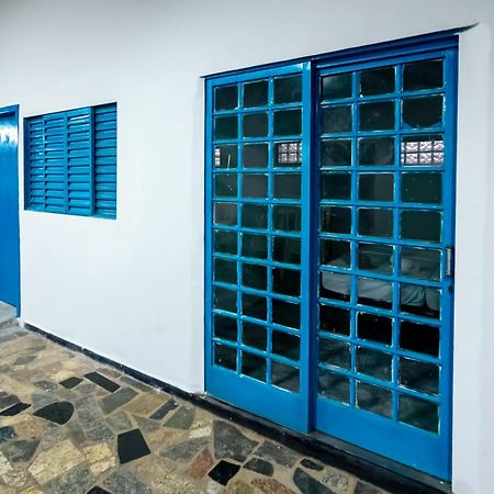 Pousada Roosevelt Quarto 04 - Pousada Central Prox Rodoviaria E Dist Industrial Uberlândia Exterior foto