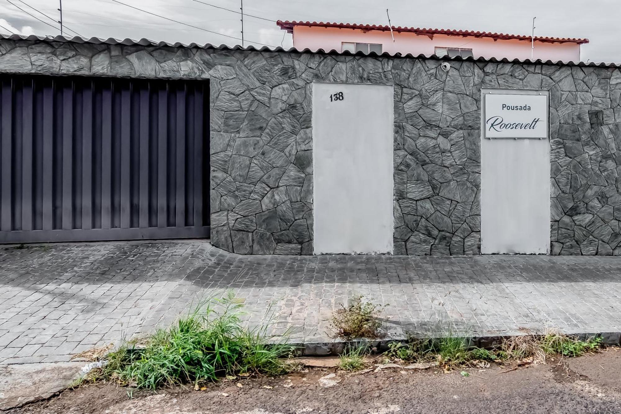 Pousada Roosevelt Quarto 04 - Pousada Central Prox Rodoviaria E Dist Industrial Uberlândia Exterior foto